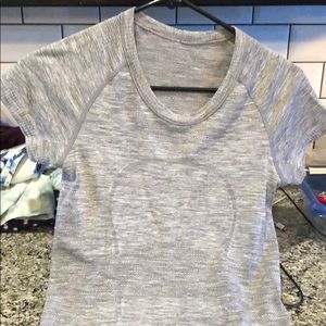 Lululemon t-shirt